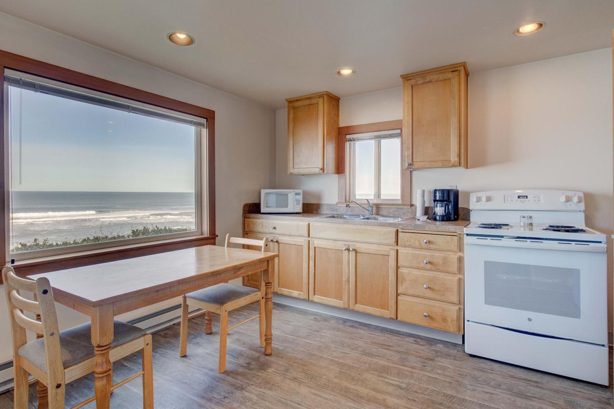 Ester Lee Oceanview Inn Lincoln City Esterno foto